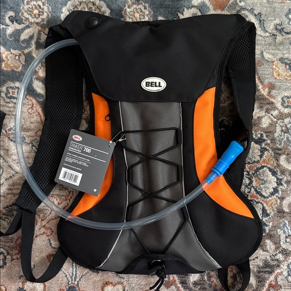 Bell Tanker 700 hydration pack 2.0 Liter BPA free. New with tag black/orange - Picture 2 of 5